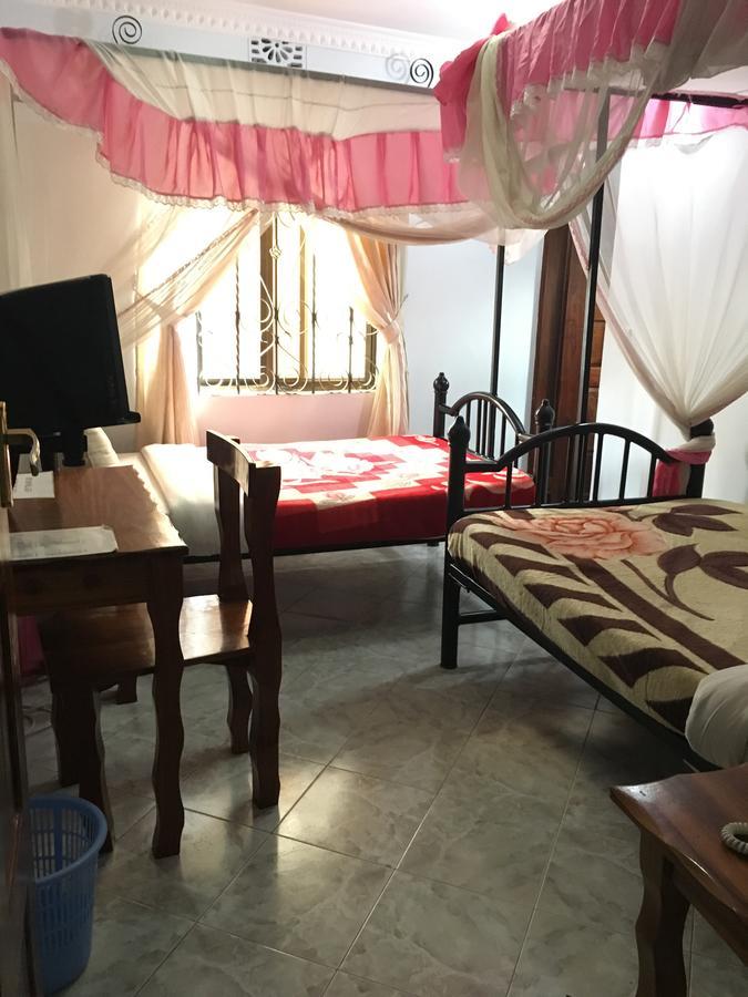 Kutetere Motel Аруша Экстерьер фото