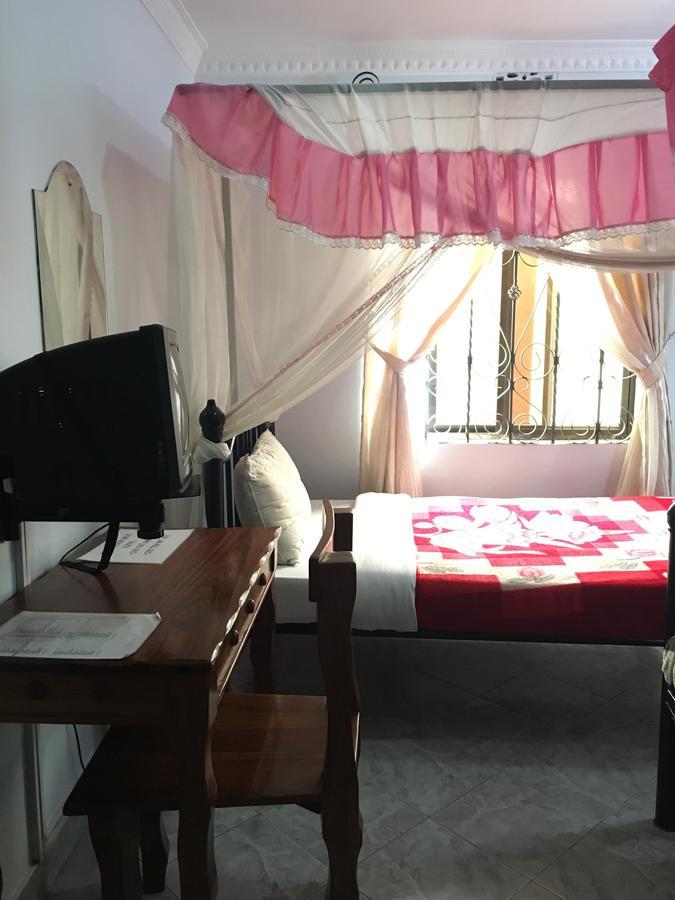 Kutetere Motel Аруша Экстерьер фото